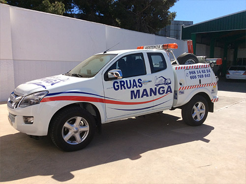 Grúas La Manga S.L. camioneta de asistencia en carretera 3